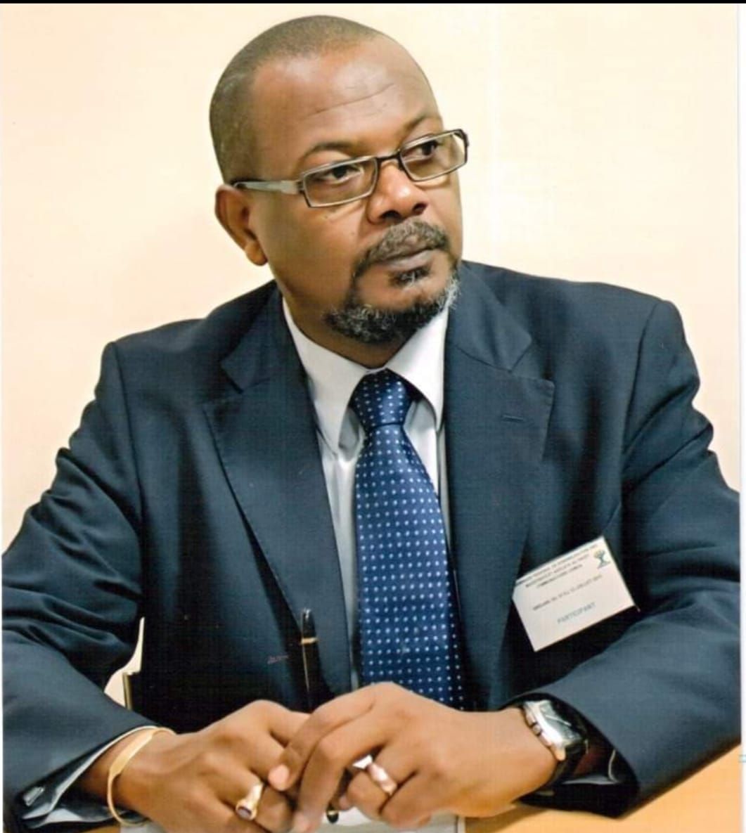 Dr. Waldemar Tavares Silva